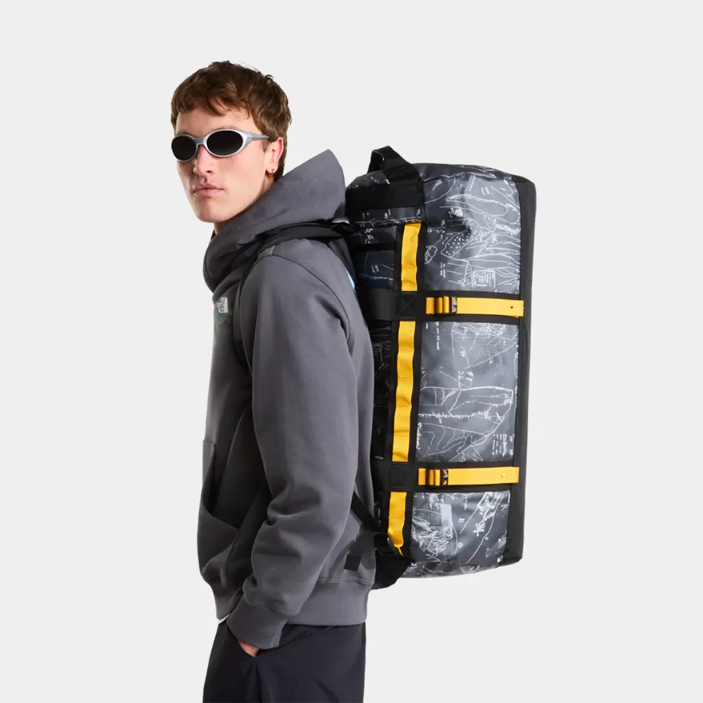 Base Camp Duffel M Anthracite Grey Conrad Topos Print / Summit Gold