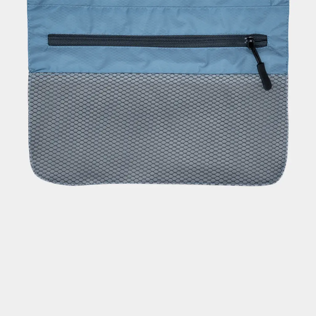 Hanging Toiletry Kit Minimalist Light Ash Blue / Phantom Black
