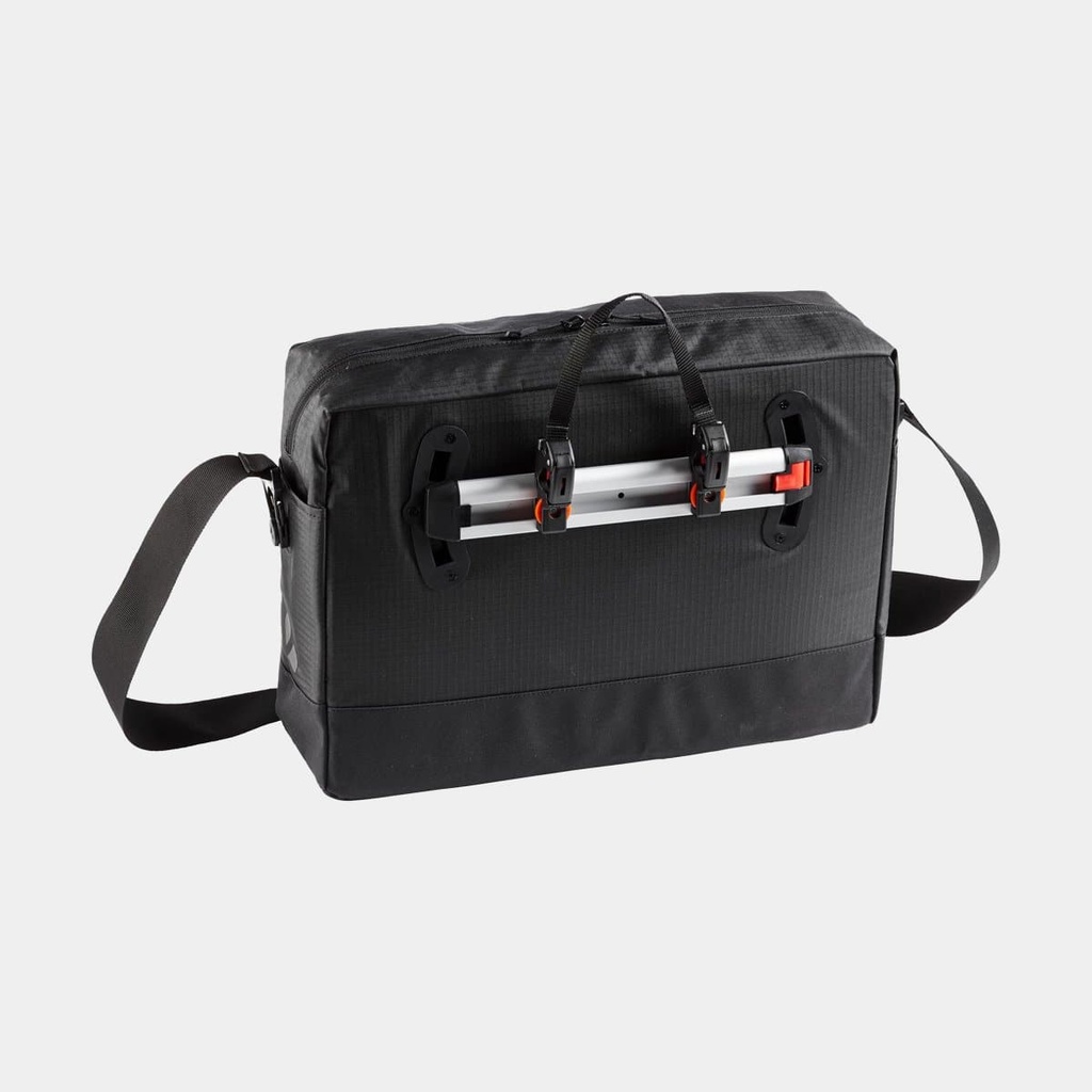 Cyclist Messenger Waxed L Black