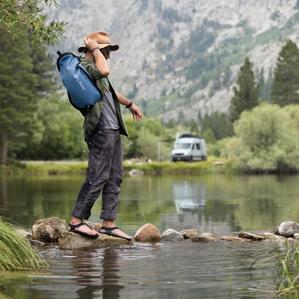 Peak Series Large Capacity Gravity Water Filter System 8L Dark Gray (copie)