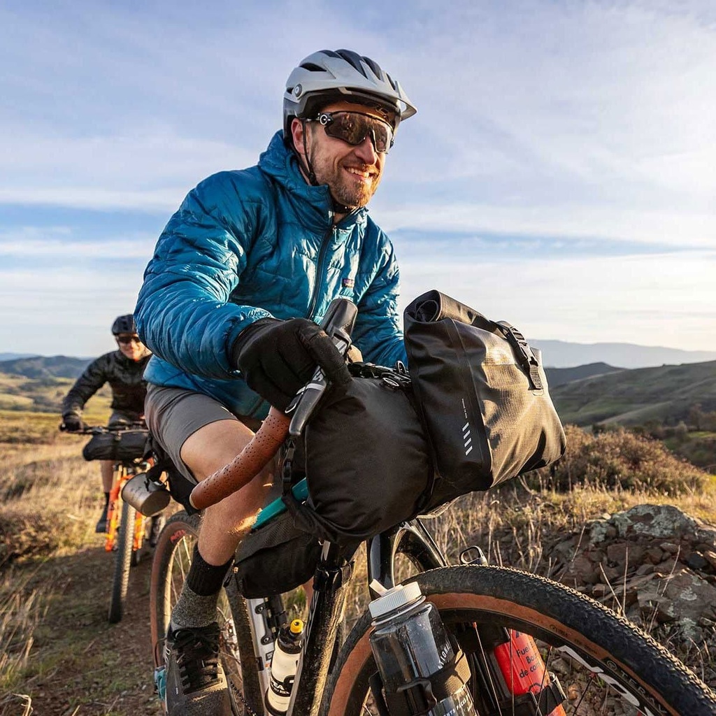 FrontLoader 8L Black