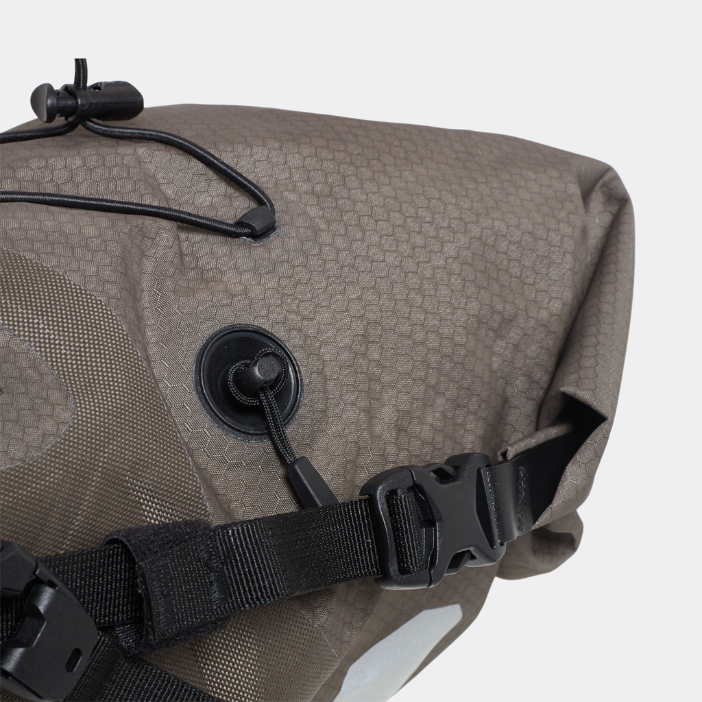 Seat Pack 11L Dark / Sand