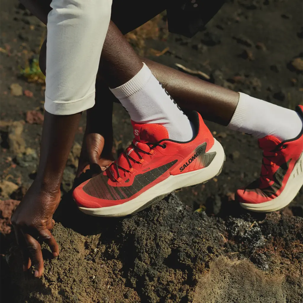 Genesis Fiery Red / Lava Falls / Black